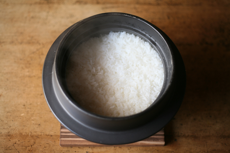 Suzuki Hagama Rice Pot